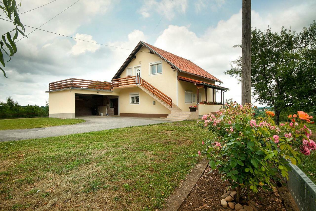 Apartment Josipa เซลิสเต เดรซิสโก ภายนอก รูปภาพ