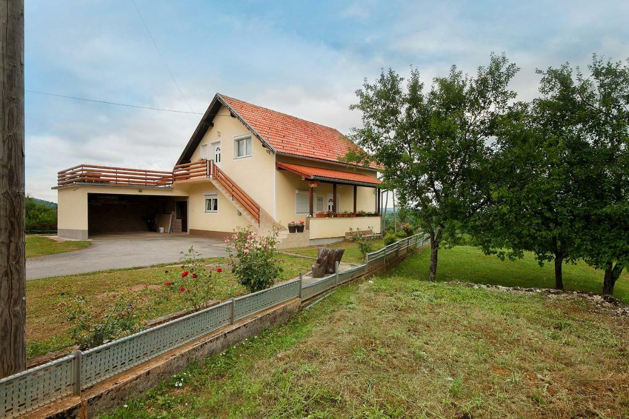 Apartment Josipa เซลิสเต เดรซิสโก ภายนอก รูปภาพ